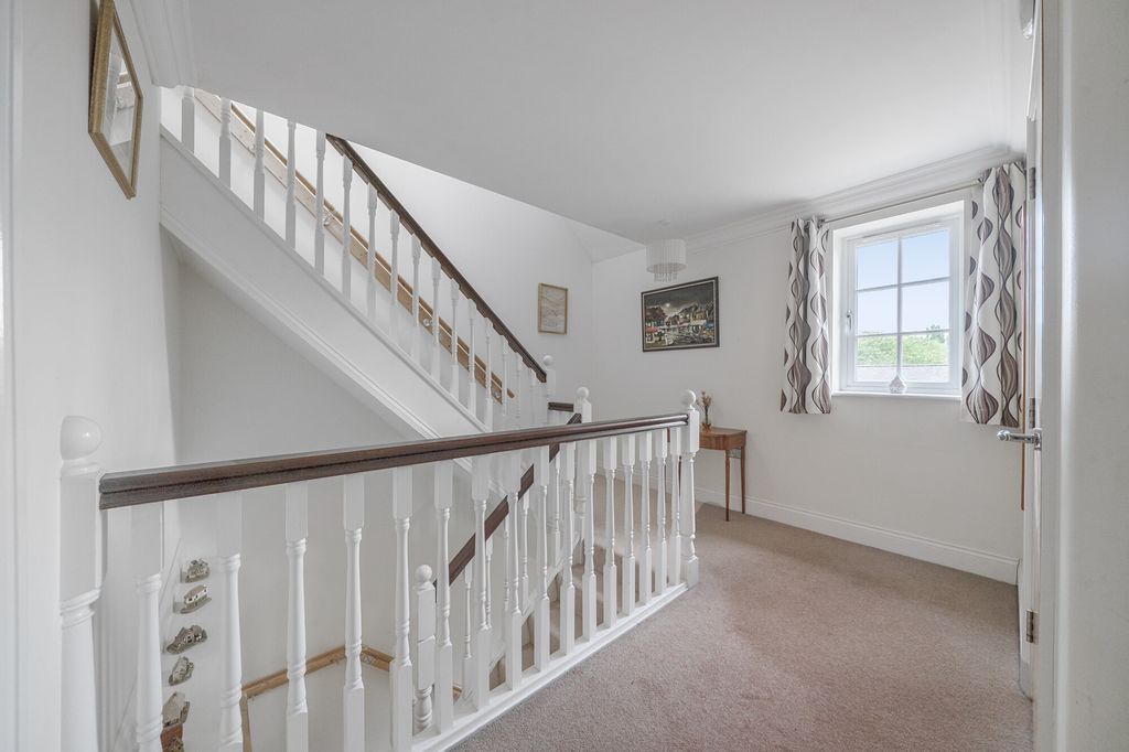 Additional image 14 of 3 bed flat for saleEnborne Gate, Newbury RG14