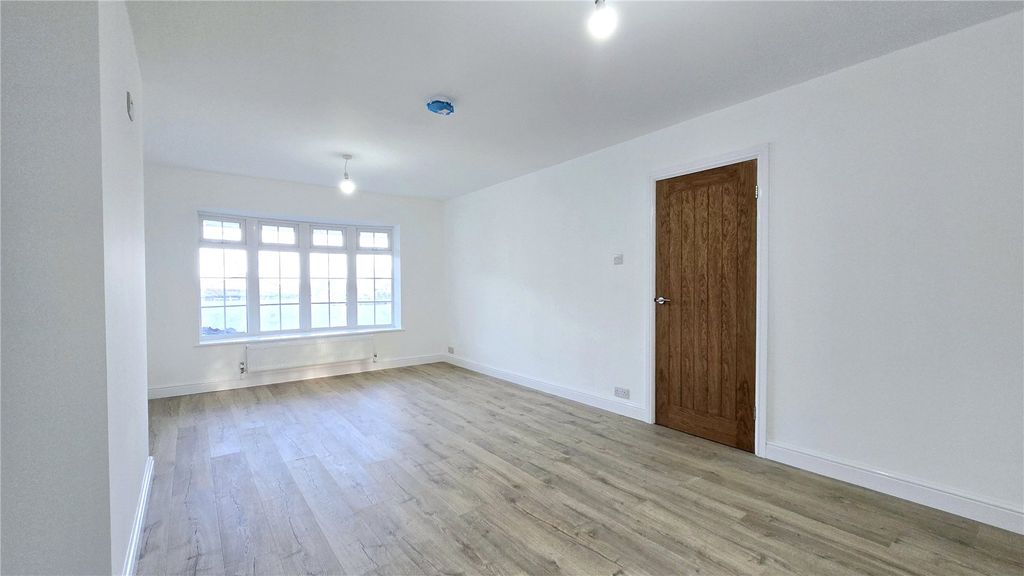 Property photo 3 of 18 Picture No. 44