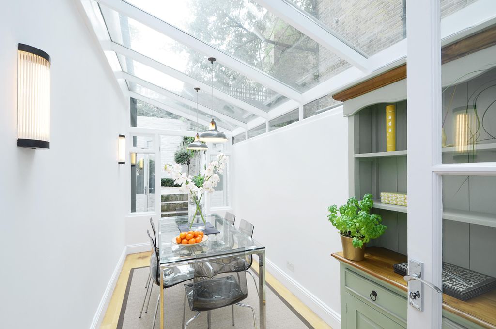 Property photo 2 of 14 Conservatory