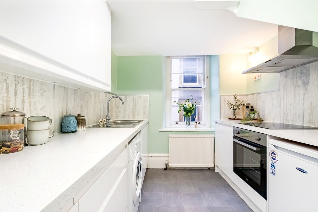 Property photo 3 of 16 Kitchen