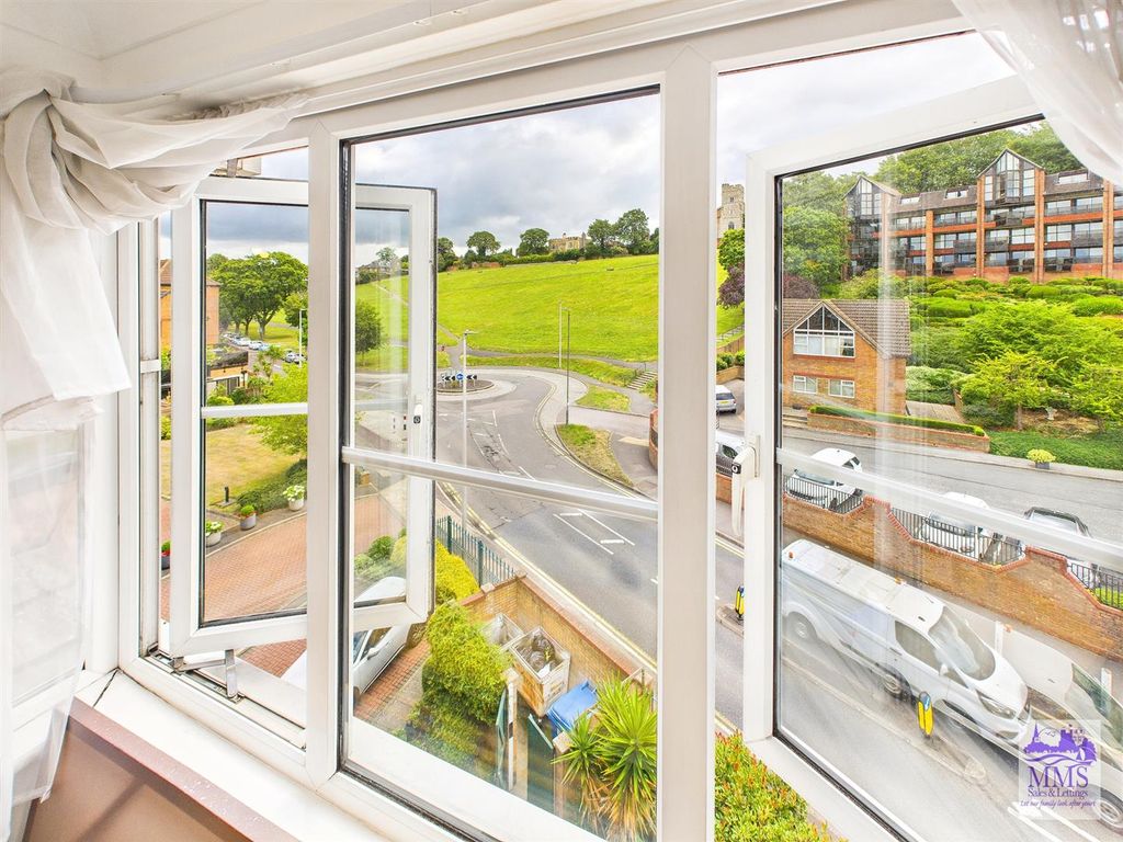 Property photo 2 of 20 Cam04098G0-Pr0071-Still006.Jpg