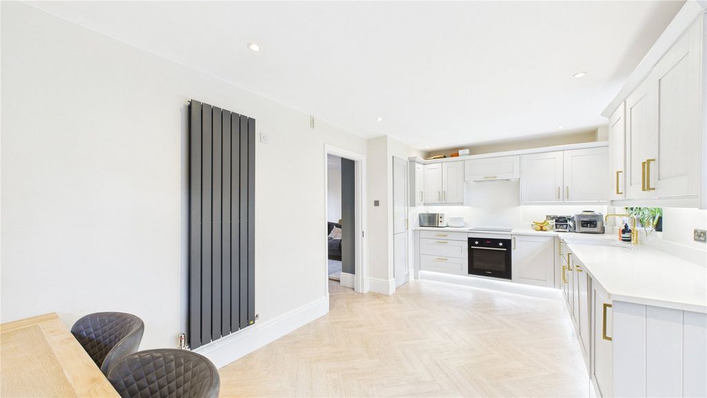 Additional image 6 of 3 bed detached house for saleLightwater, Surrey GU18