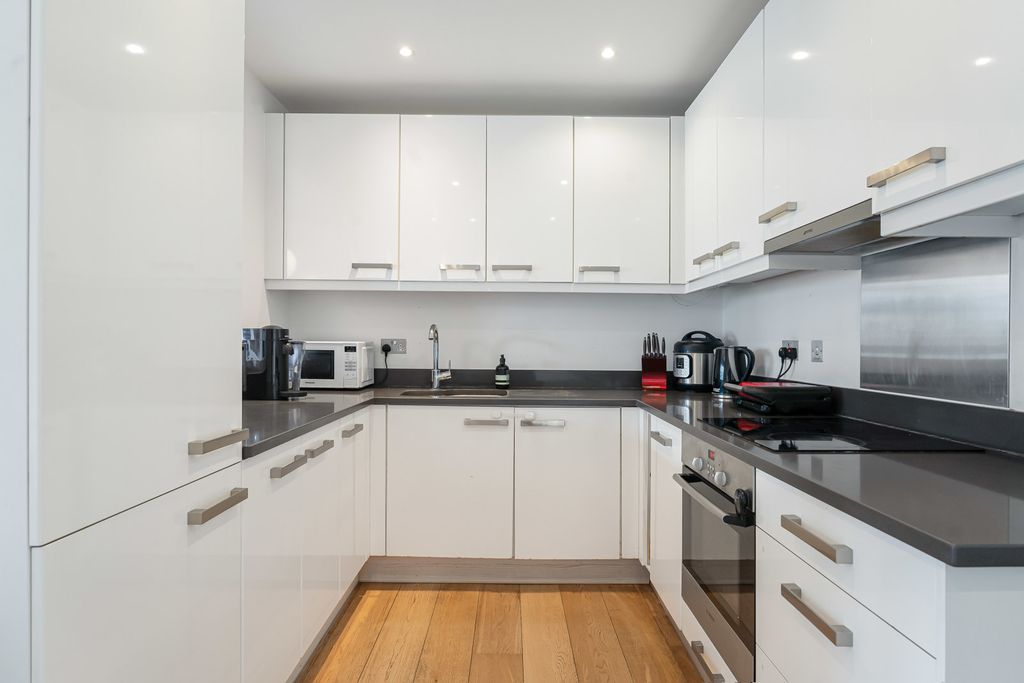 Property photo 3 of 14 Reception/Kitchen