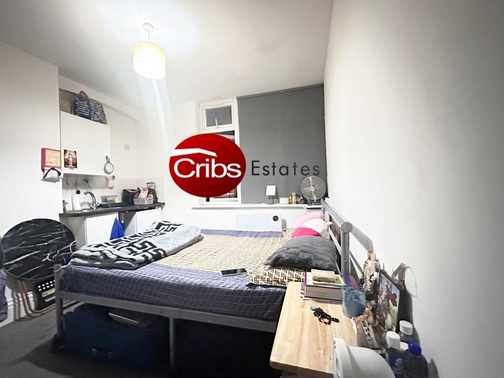 Property photo 1 of 6 Studio Flat Available In Se6( Couple Welcome)
