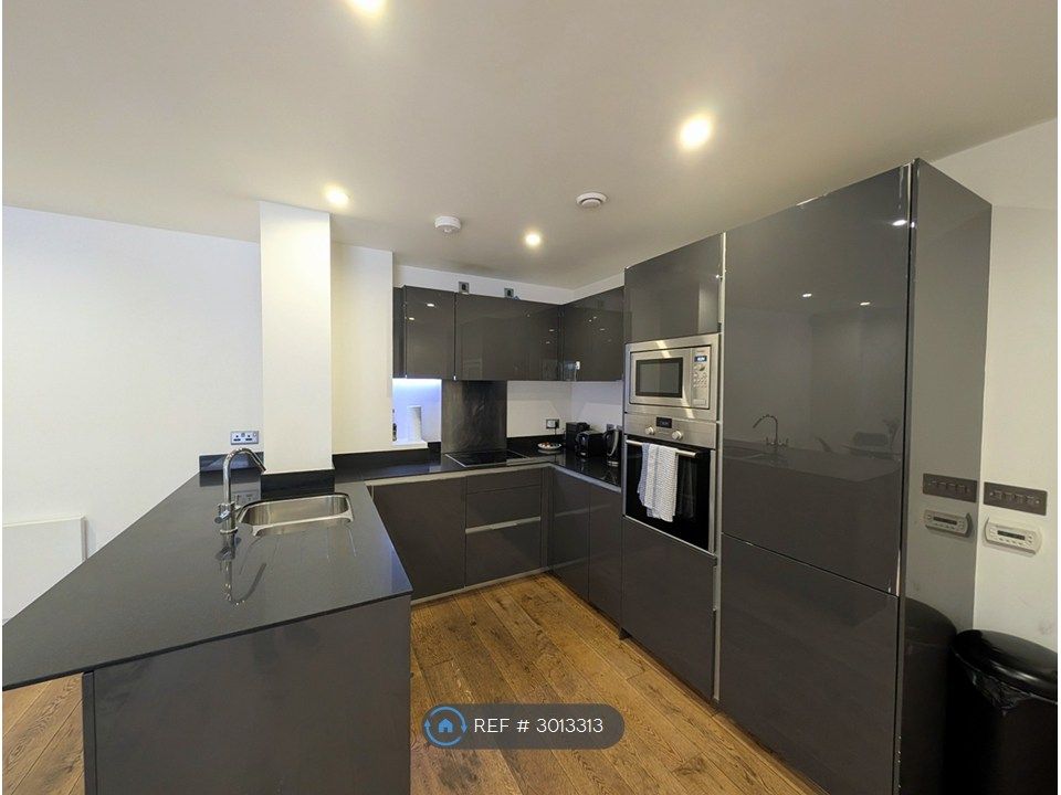 Property photo 1 of 10 Kitchen