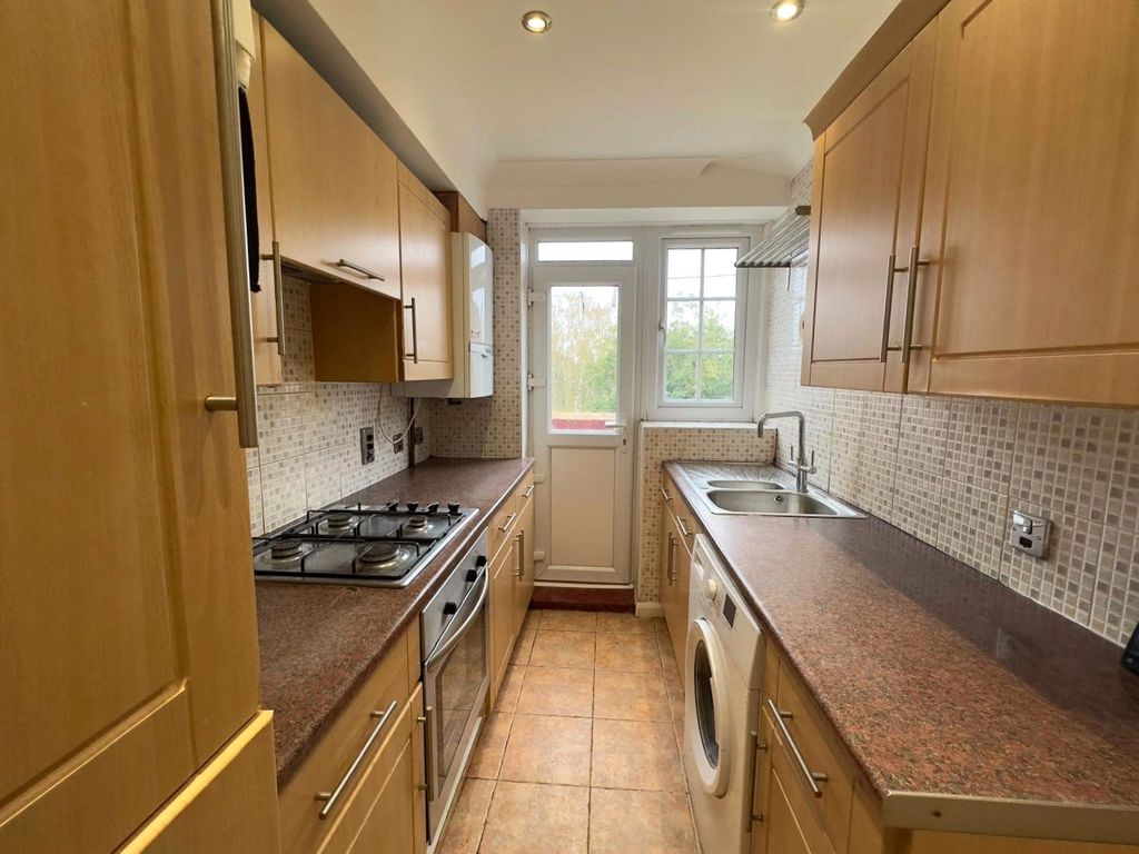 Property photo 3 of 8 Picture No. 05