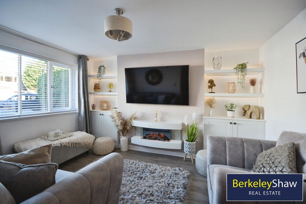 Property photo 2 of 23 Pbox-Img.Jpg