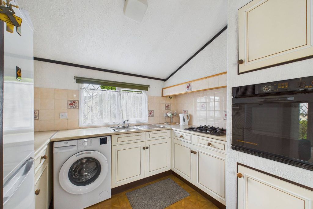 Property photo 3 of 4