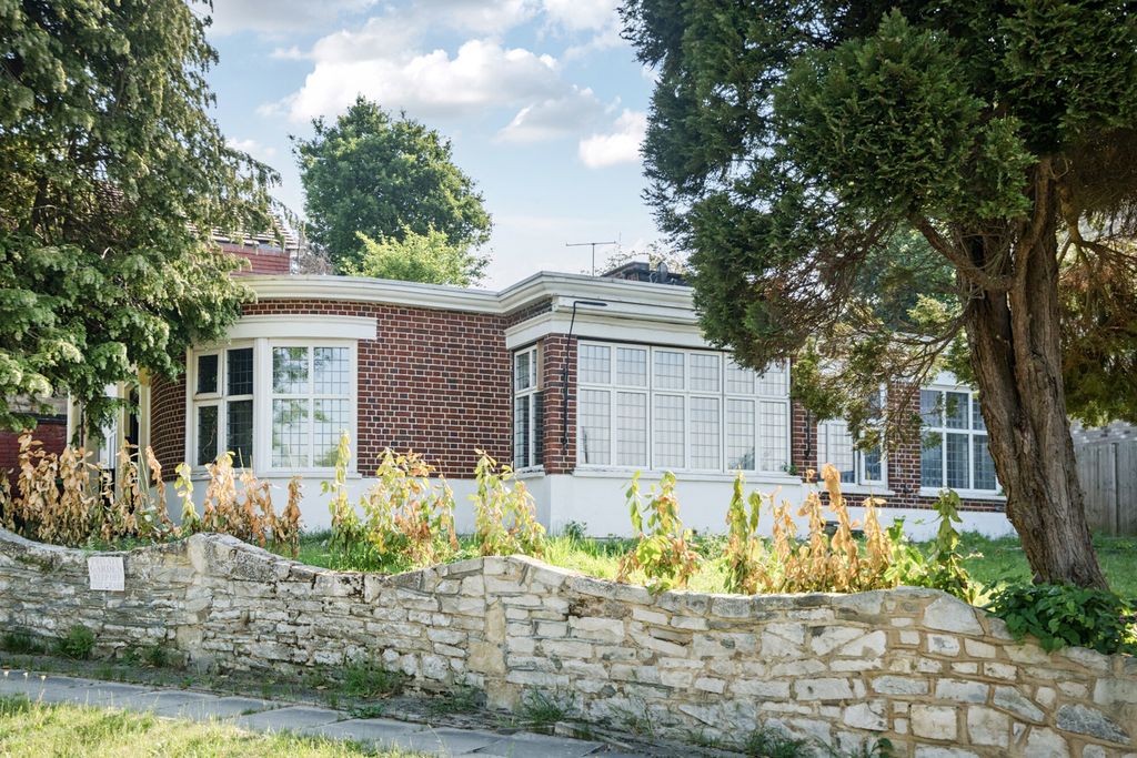 Property photo 1 of 16 External