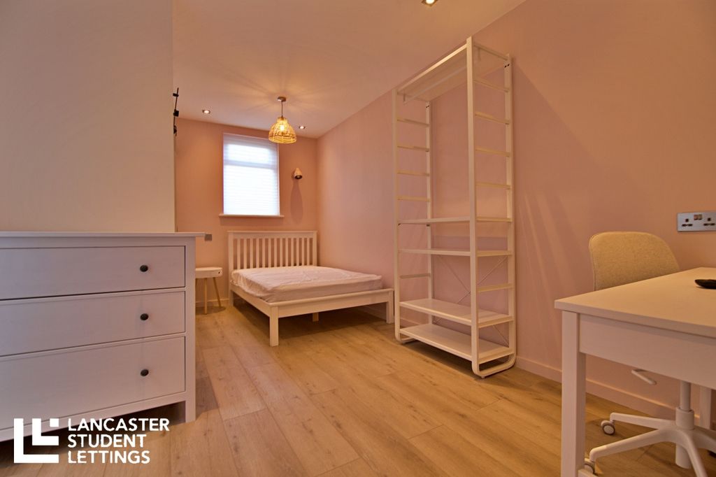 Property photo 3 of 12 Property Photo