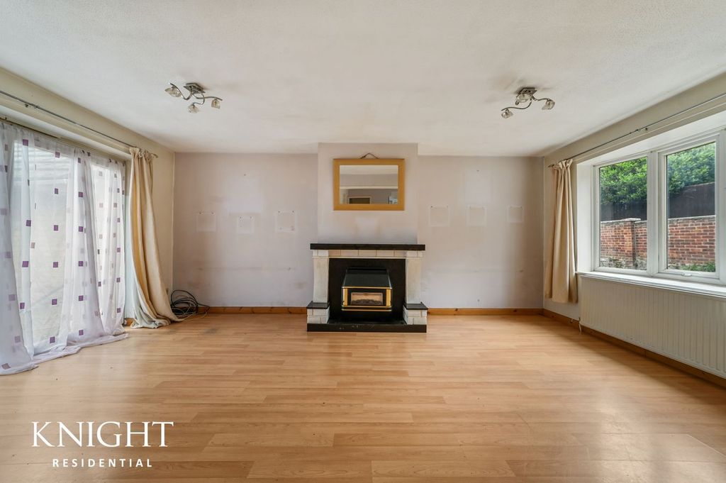 Property photo 3 of 19