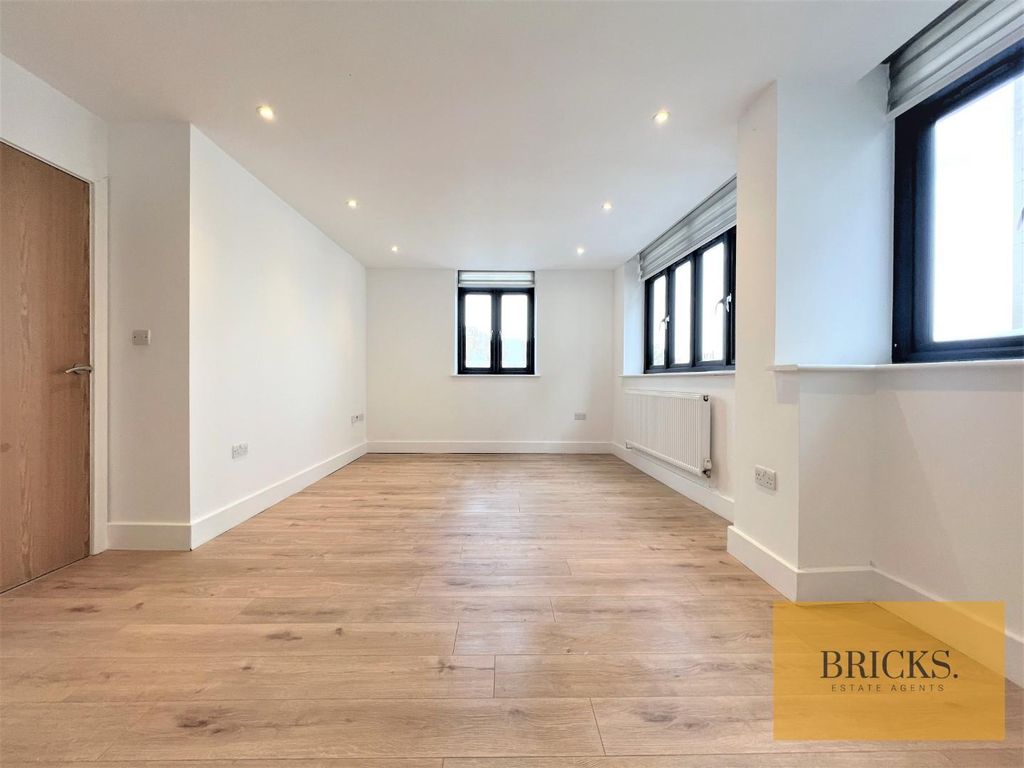 Property photo 2 of 10 3.Jpg