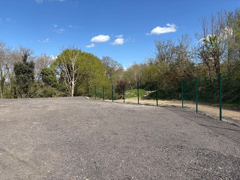 Property photo 1 of 5