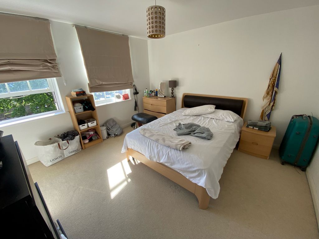 Property photo 2 of 4 Ql - Bedroom