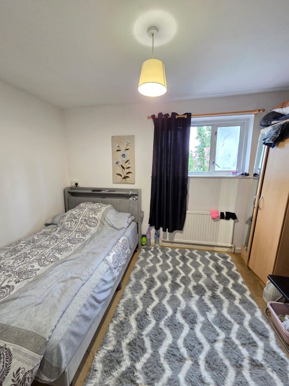 Property photo 1 of 2