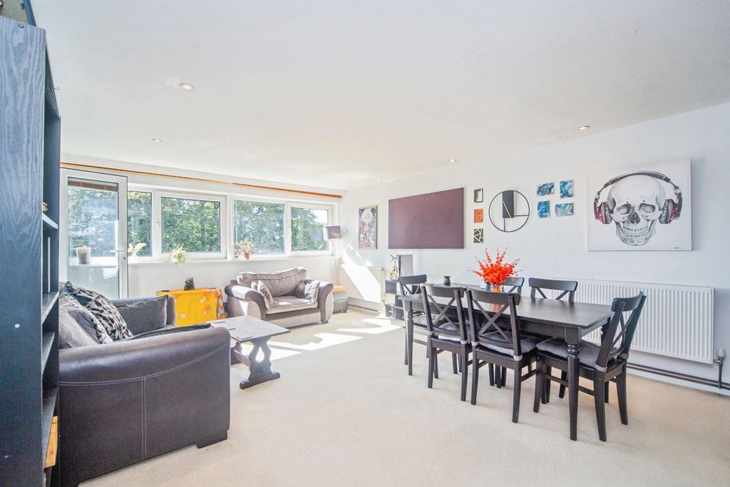Property photo 3 of 14 Pbox-Img.Jpg