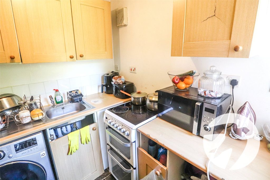 Property photo 3 of 8 Picture No. 09