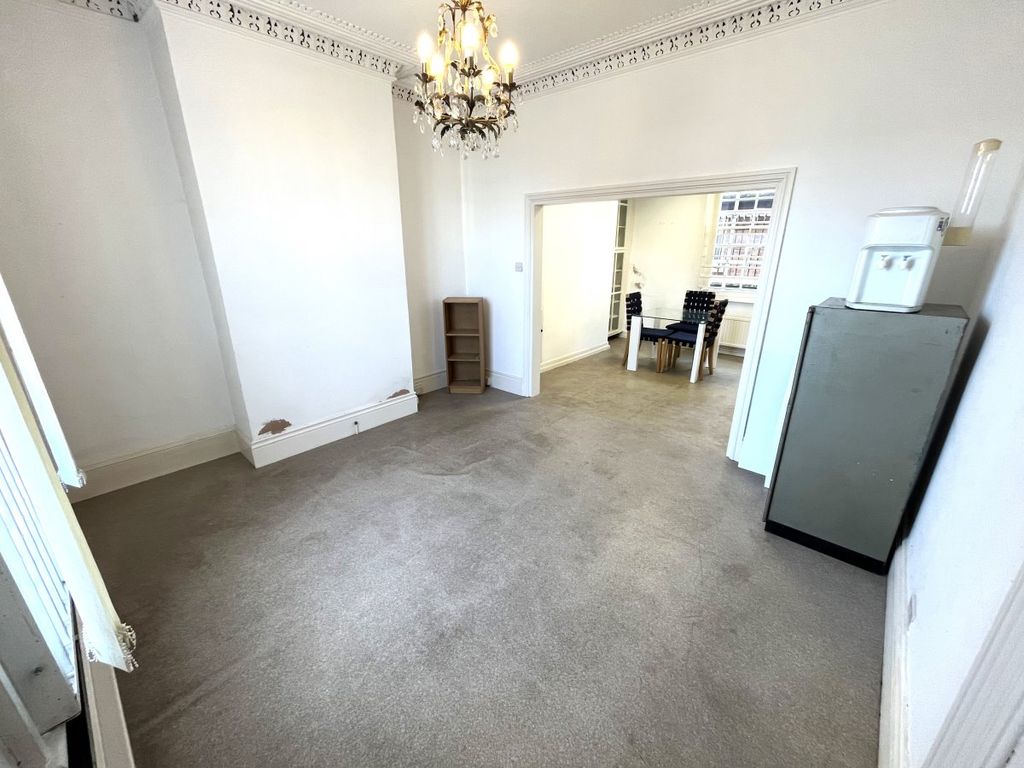 Property photo 2 of 14 Gallery