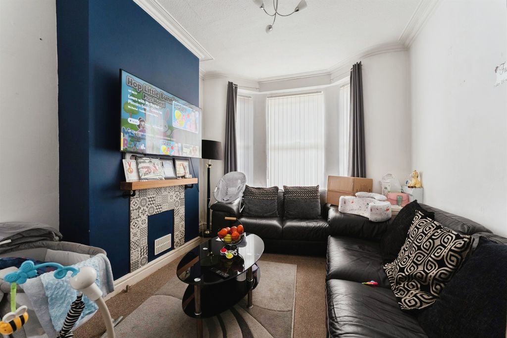 Property photo 2 of 14