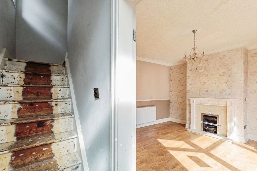Property photo 2 of 16 Pbox-Img.Jpg