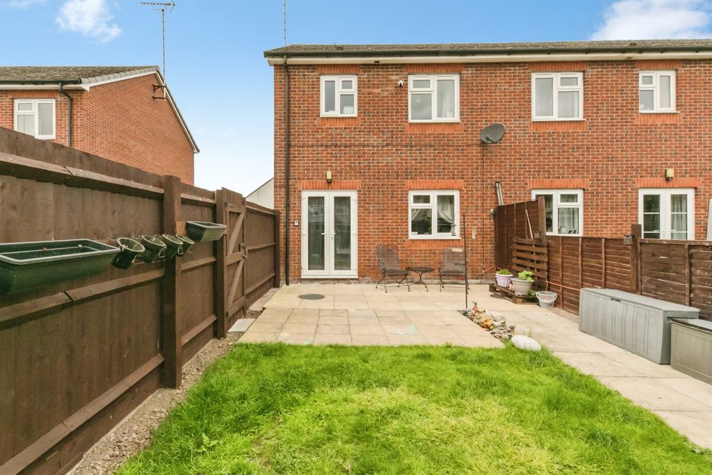 Property photo 2 of 18 Gardens: