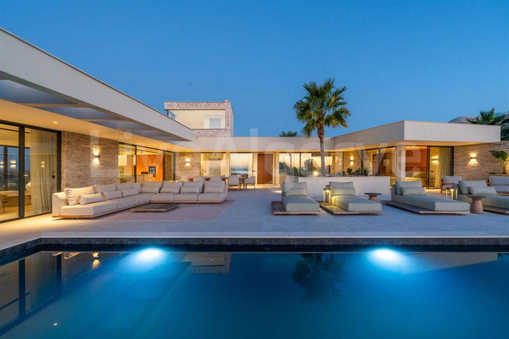 Property photo 1 of 70 Sea View | New Lordly-Sized Luxury T3+2 Villa At Estômbar For Sale – Lagoa