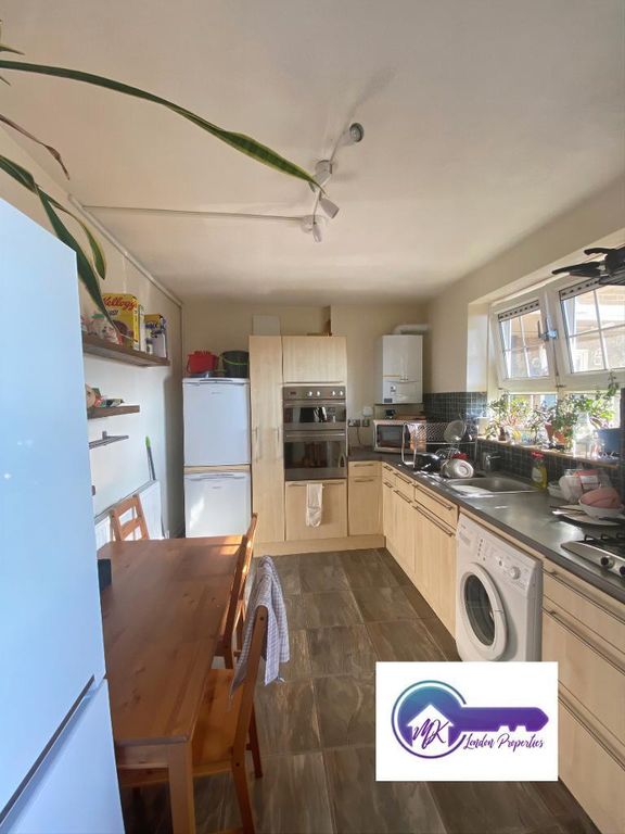 Property photo 3 of 11 Photo 3