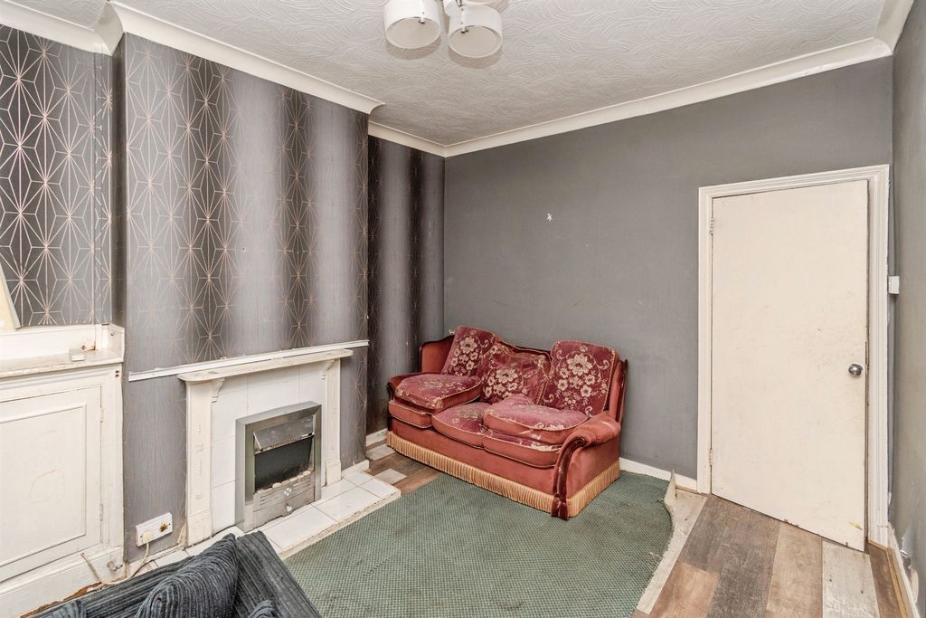 Property photo 3 of 14