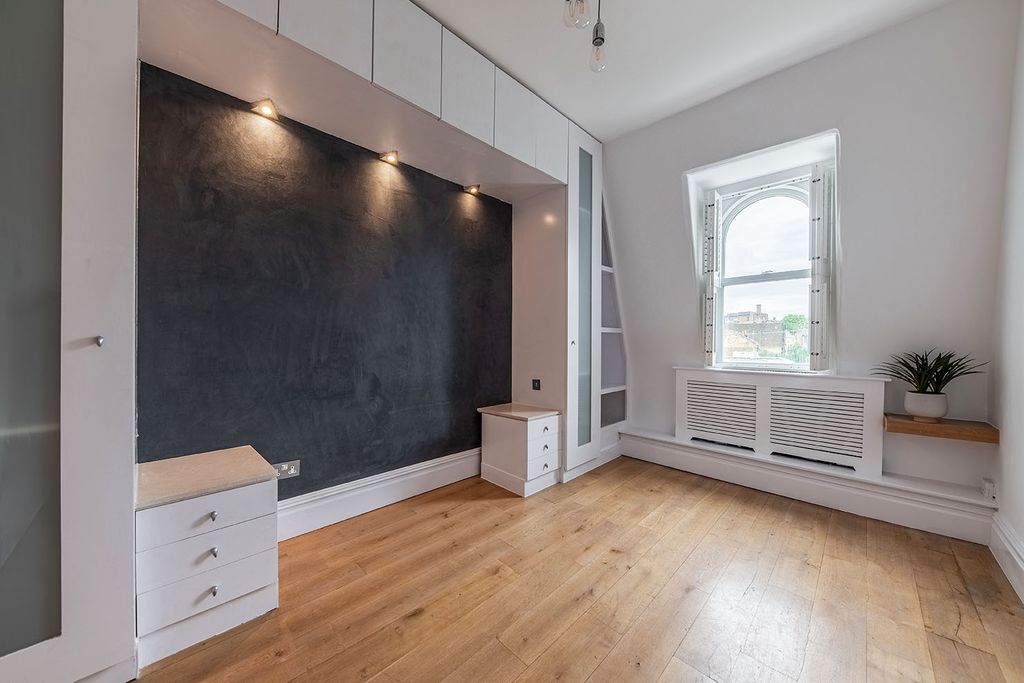 Property photo 2 of 8 Flat4 7 Horton Street 4388 Bed1.Jpg