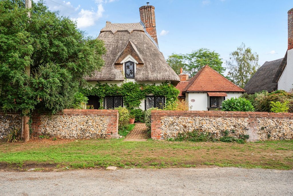Property photo 1 of 31 Walnut Tree Cottage