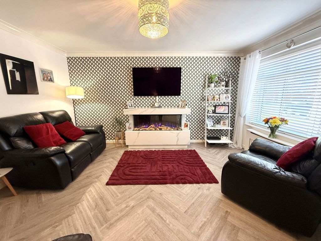 Property photo 2 of 24