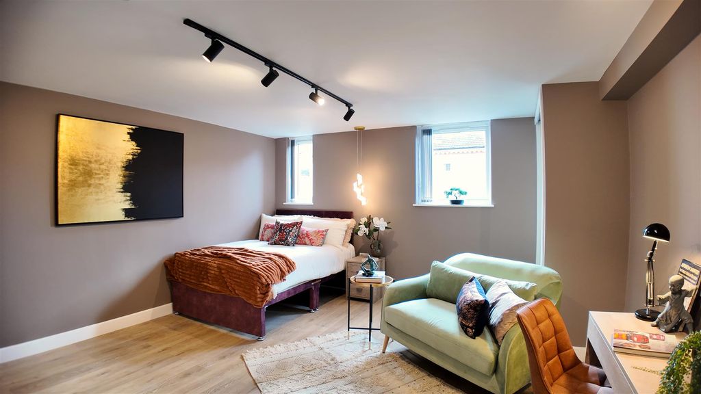 Property photo 1 of 19 Bedroom3.4.1.Jpg