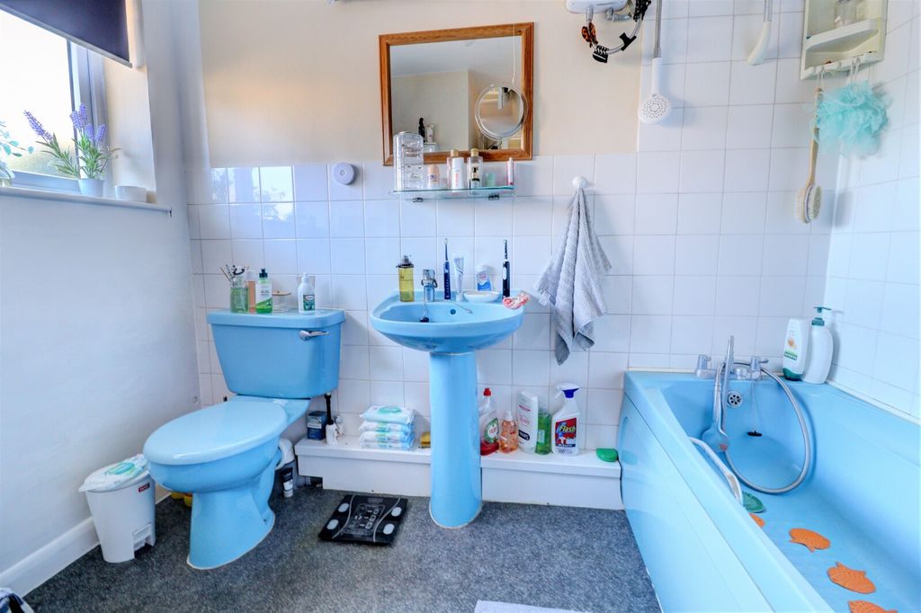 Property photo 3 of 7 Picture No. 04