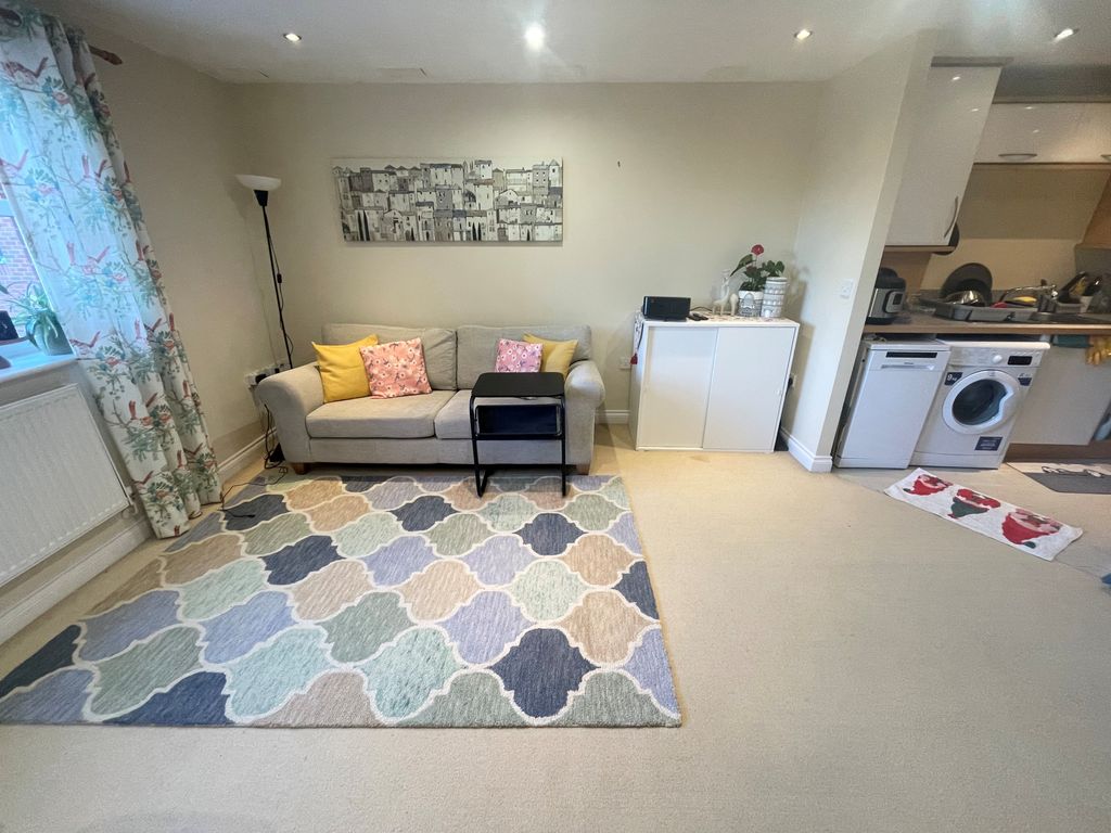 Property photo 3 of 8