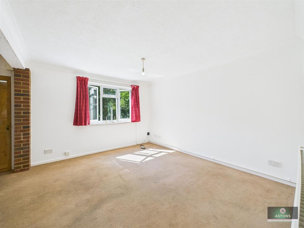 Property photo 3 of 14 Cam02202G0-Pr0664-Still005.Jpg