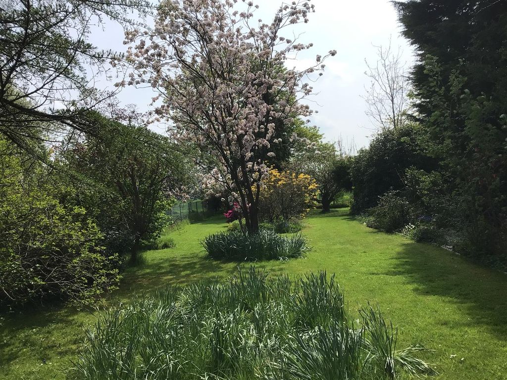 Property photo 3 of 23 48 Brookmead New Garden 1.Jpg