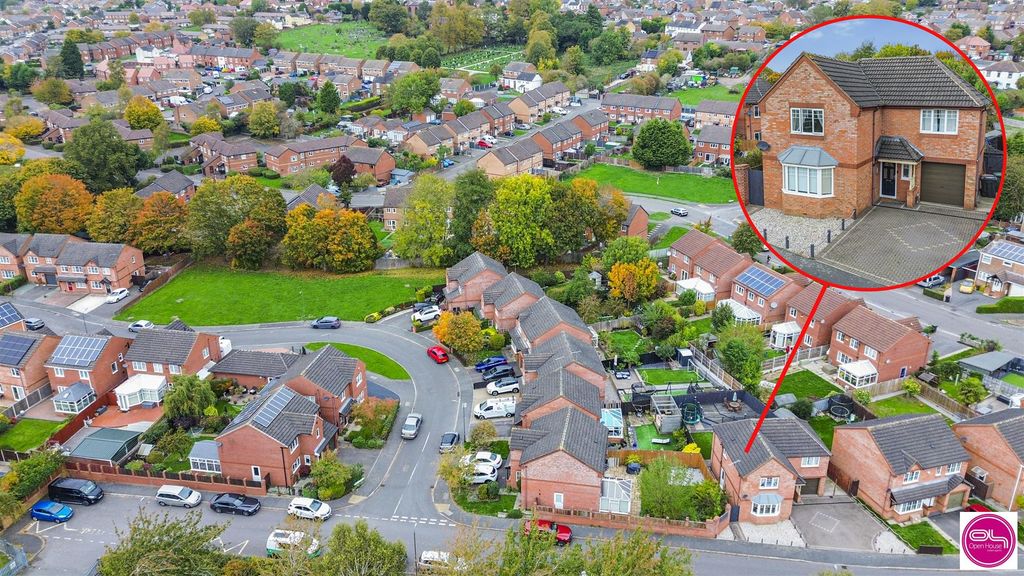 Property photo 3 of 37 Potters Croft, Swadlincote (8).Jpg