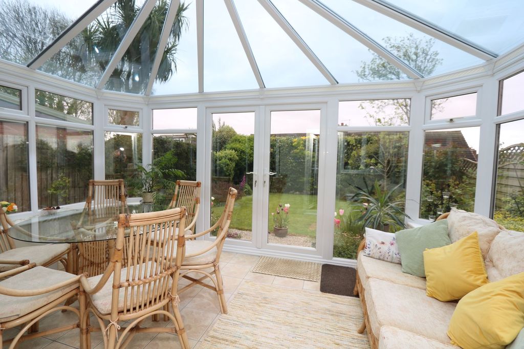 Property photo 2 of 25