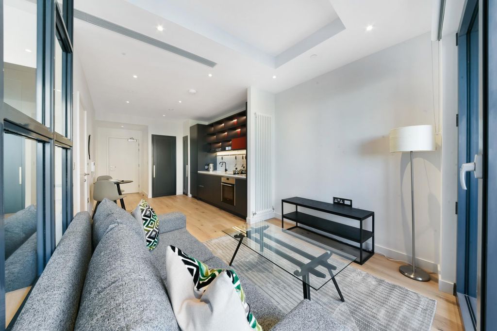 Property photo 3 of 10