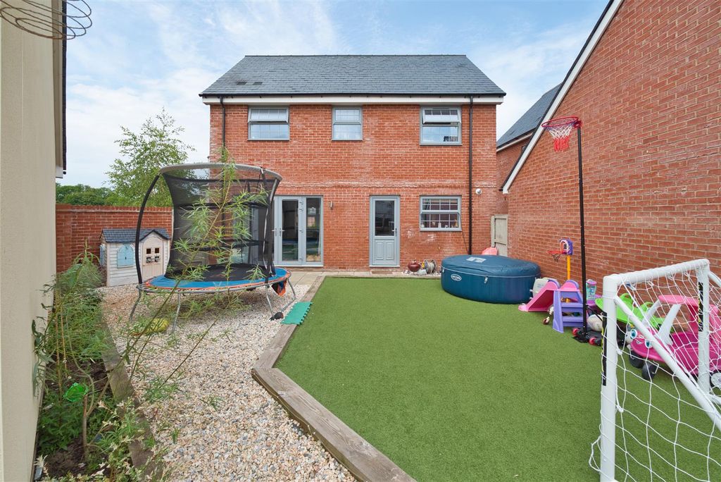 Property photo 2 of 20 Rear Garden