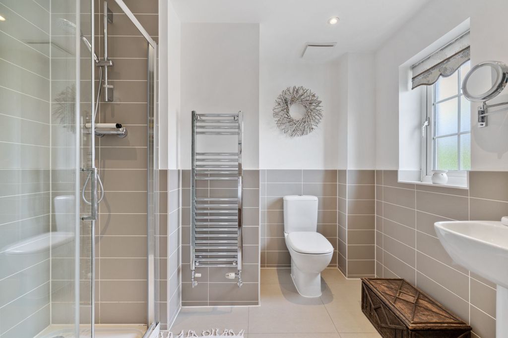 Additional image 14 of 4 bed detached house for saleLeachman Way, Petersfield GU31