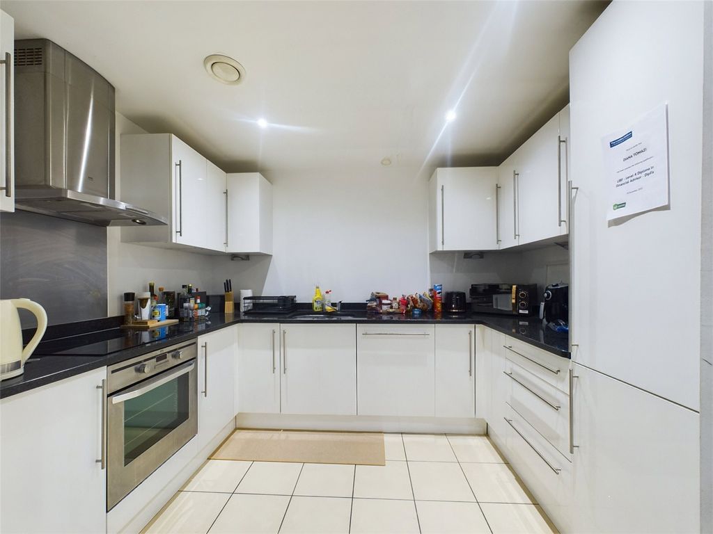 Property photo 3 of 14 Kitchen