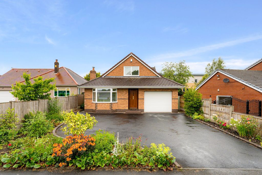 Property photo 1 of 31