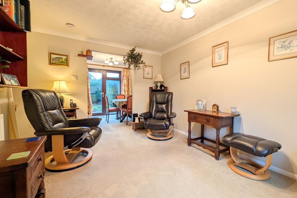 Property photo 2 of 18