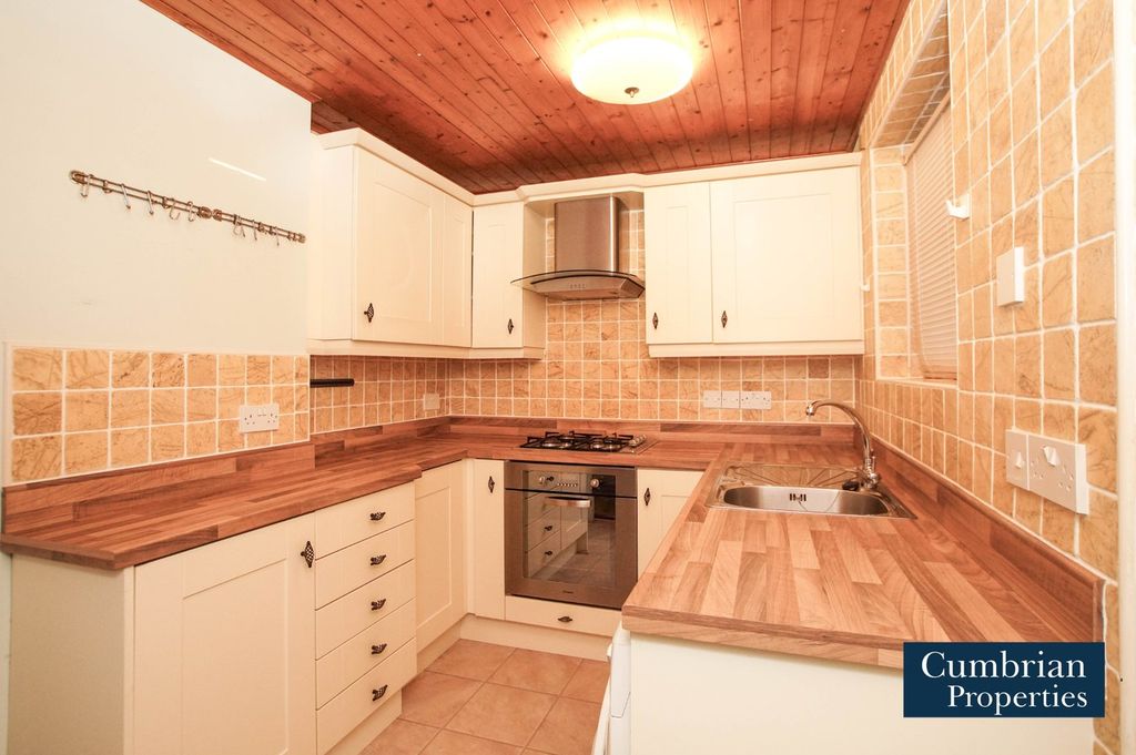 Property photo 2 of 17 Kitchen