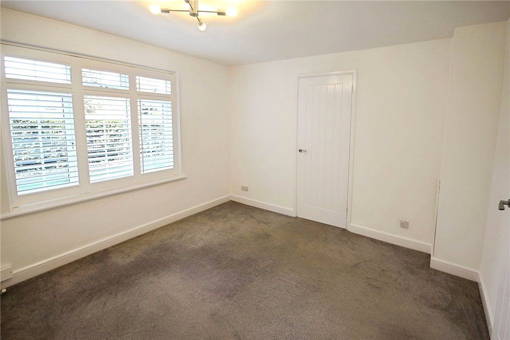 Property photo 3 of 8 Bedroom