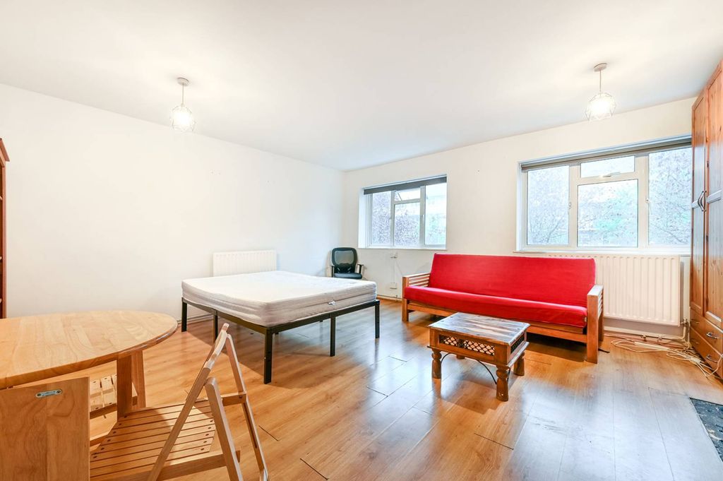 Property photo 2 of 7