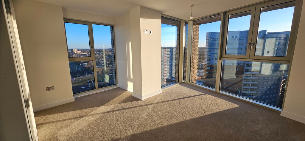 Property photo 3 of 26