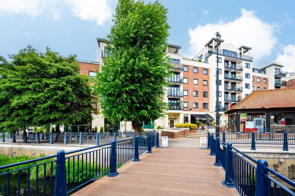 Property photo 1 of 22