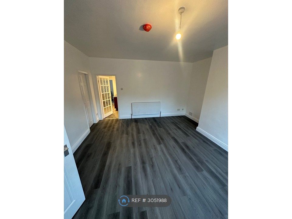 Property photo 3 of 25 Living Room